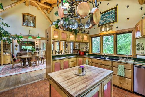 Grand Basalt Retreat With Stunning Mtn Views!