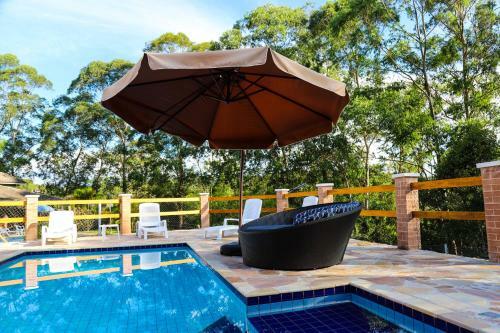 Ch�cara Com Piscina Aquecida Em Condom�nio Fechado