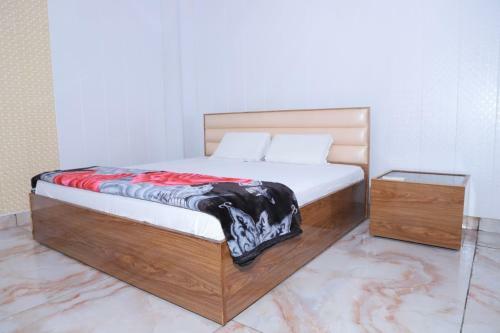 Oyo 90052 Hotel Lord Krishna