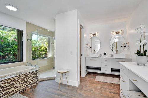 Gorgeous 6 Br Home W Heated Pool & Golf View