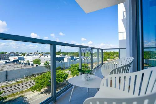 Apartamento Luxury 1/1 + Den Modern Condo In Design District