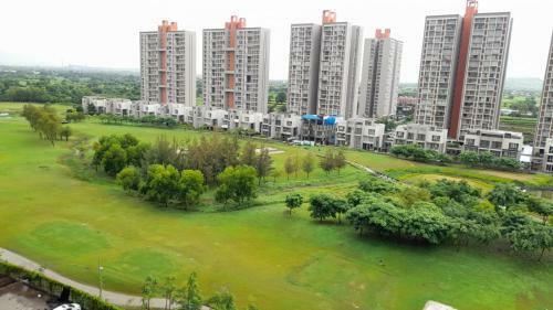 Apartamento AC 3bhk Fully Furnished Flat With Golf View