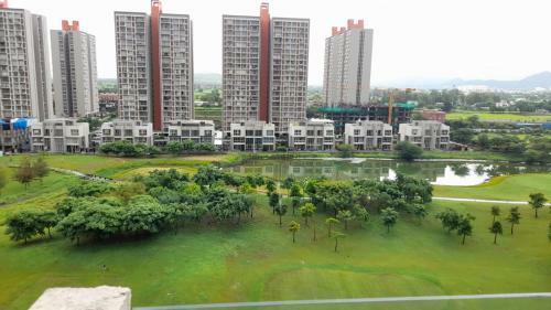Apartamento AC 3bhk Fully Furnished Flat With Golf View