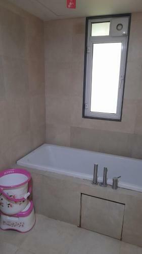 Apartamento AC 3bhk Fully Furnished Flat With Golf View