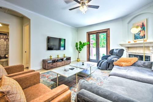 Sunny Sarasota Abode With Yard About 1 Mi To Dtwn!