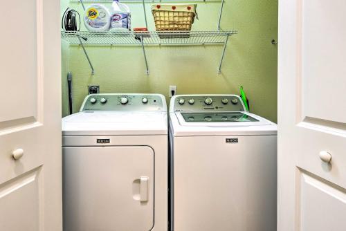 Sunny Sarasota Abode With Yard About 1 Mi To Dtwn!