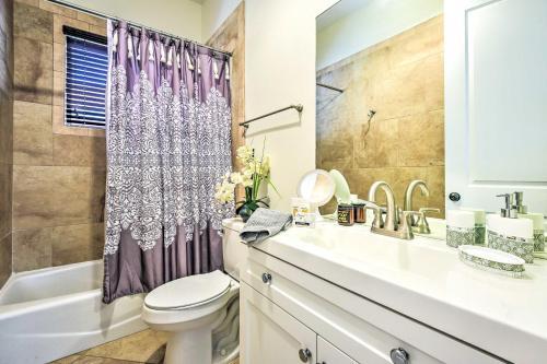 Sunny Sarasota Abode With Yard About 1 Mi To Dtwn!