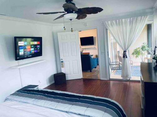 Cozy 2 Bedroom Lakeview Villa King Queen Beds