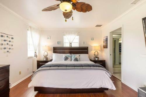 Cozy 2 Bedroom Lakeview Villa King Queen Beds