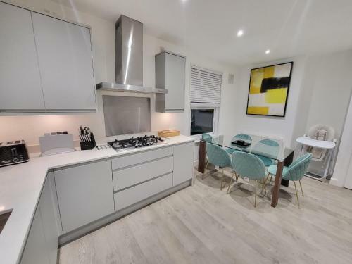Lovely 4 Bedroom Centrally Located Apartment