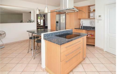 Nice Home In Calvisson With Wifi And 4 Bedrooms