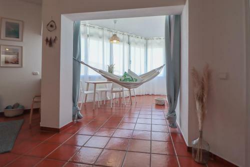 Sea View Apartment Near The Beach