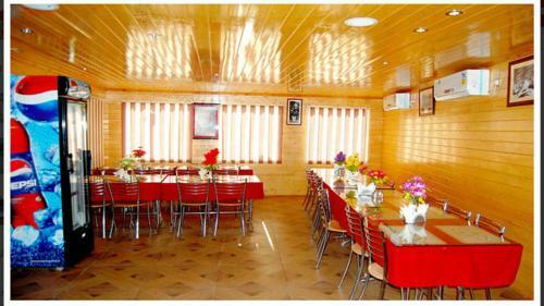 Hotel The Orchid Inn By 29bungalow