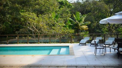 Linda Casa Colonial Em Meio A Natureza