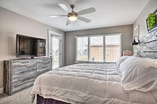 Modern Indianapolis Home With Skyline Views