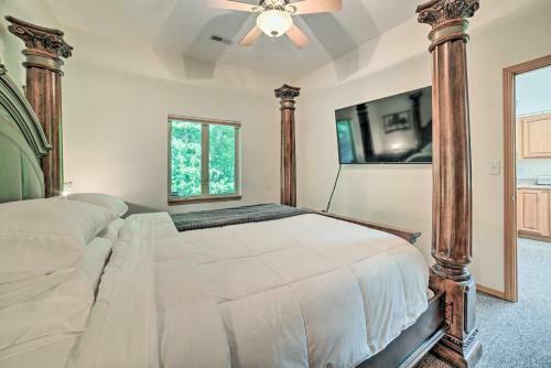 Captivating Kuttawa Retreat With Outdoor Dining