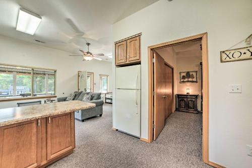 Captivating Kuttawa Retreat With Outdoor Dining