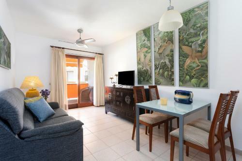 Apartamento Close To Playa Las Vistas With Pool And Parking
