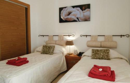 Lovely Apartment Overlooking Golf Course Lake - Ao21622