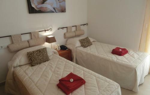 Lovely Apartment Overlooking Golf Course Lake - Ao21622