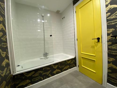 Apartamento Piso C�ntrico 120m2 + Parking Propio (o Grove)
