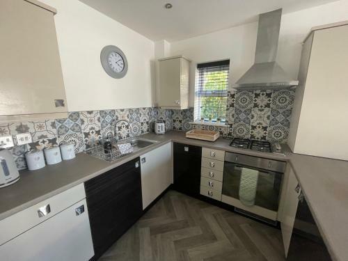 Beautiful 2 Bedroom House Seasisde Location