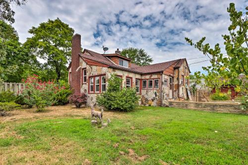 Classy Home With Enclosed Sunroom, Walk To Town