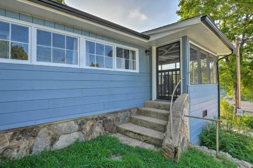 Lakeside Cottage With Patio About 11 Mi To Branson!
