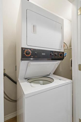 Legacy Walk-in