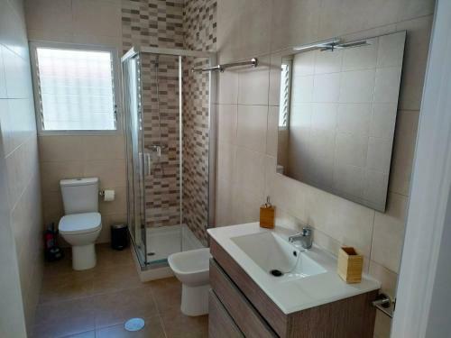 Villamolinos, Villa Con Piscina Privada.
