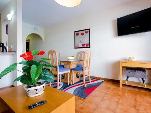 Apartamento 224 Royal Park Albatros AC Heated Pool