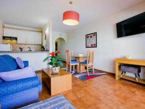 Apartamento 224 Royal Park Albatros AC Heated Pool