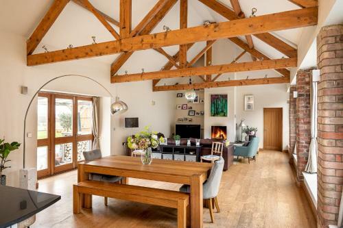 Pass The Keys Stunning Barn Conversion With Hot Tub And Fire Pit
