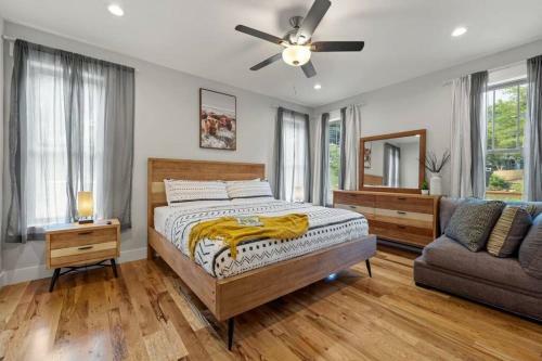 Black Mountain Cottage W/ Hot Tub!