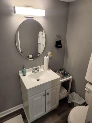 Apartamento New Studio Apt & Backyard Oasis In Historic Uptown
