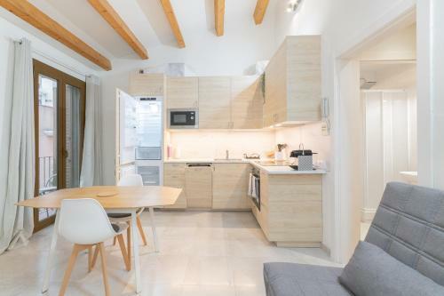 Nice City Center Apartment