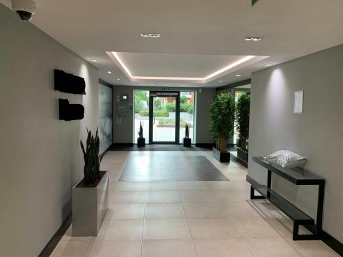 Stylish 1-bed Manhattan Apartment / Free Parking