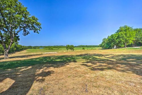 Lochview Lodge Idyllic Farmhouse In Grove!