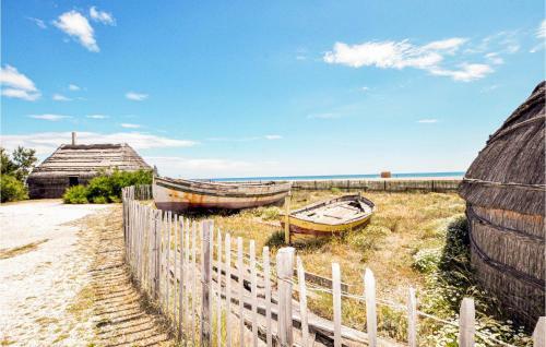Nice Apartment In Le Barcar�s With 2 Bedrooms