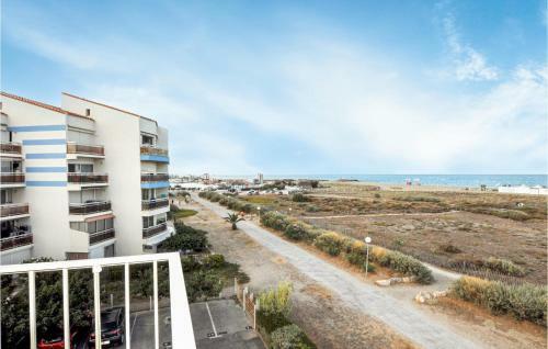 Nice Apartment In Le Barcar�s With 2 Bedrooms