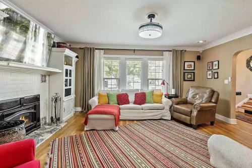 1930s Queen Anne Home 4 Bedroom-central Location