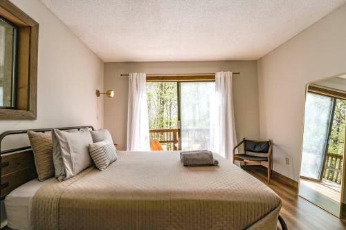 Luxurious Cabin By Ski & Lake W/ Community Pool