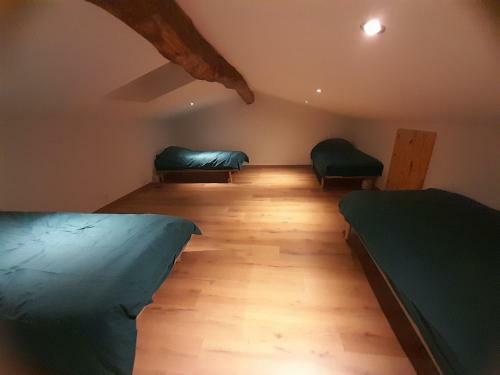 Jolie Maison Avec Vue, Dans B�tisse C�venole