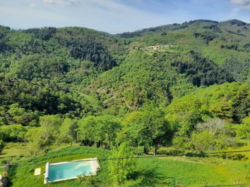 Jolie Maison Avec Vue, Dans B�tisse C�venole