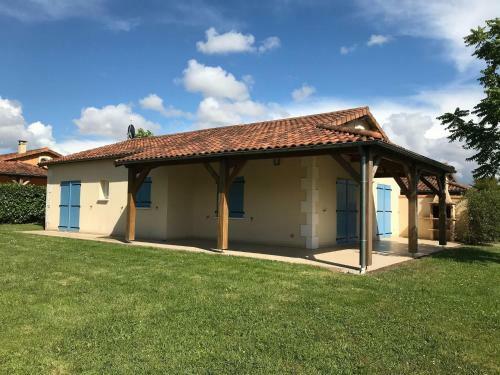 Spacious Holiday Home In Les Forges With Garden