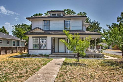 Pet-friendly Dallas Home Close To Downtown!