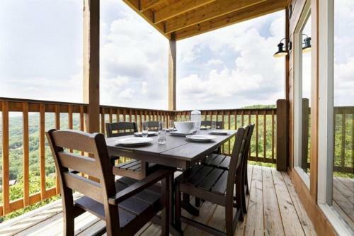 Above The Rest - 4 Bedrooms, 4,5 Baths, Sleeps 12 Home