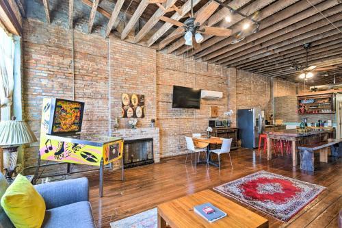 Apartamento Rustic Galveston Condo - 2 Mi To The Beach!