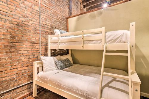 Apartamento Rustic Galveston Condo - 2 Mi To The Beach!