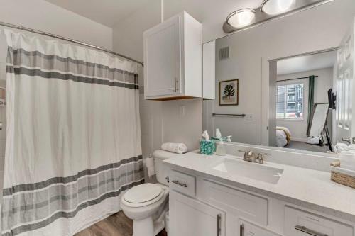 Apartamento Gorgeous Ground Floor Unit W Attached Garage